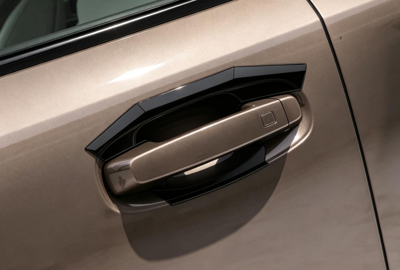 Suitable for 26 models of Haval H10: rearview mirror handle, door bowl, gear shift frame, armrest box, air vent, lampshade, interior modification H