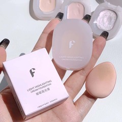FAICCIA霏汐高光膏は肌の色を明るくします。