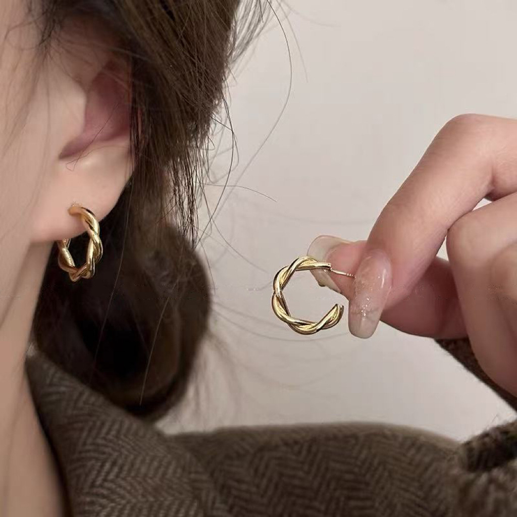 Pendientes de metal de alta gama, diseño minimalista y moderno, para mujer 2024, suministro al por mayor