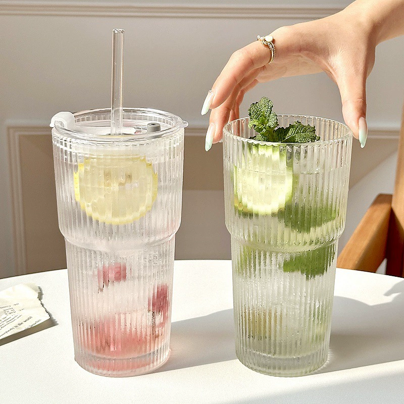 Capacious straw, glass fruit tea, coffee tea cup with glass