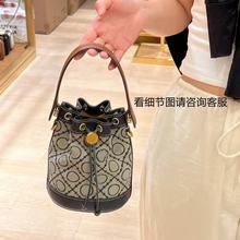 24tb�¿�Ů�����Sֱ�����lţƤ�����μ�б����K�i���ϻ�ˮͰ��