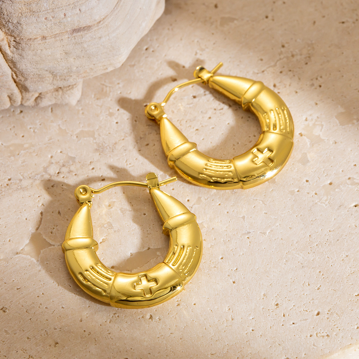 Pendientes de acero de titanio transfronterizos explosivos Pendientes retro de galvanoplastia de cercanías de moda Pendientes de oro para mujer geométrica de acero inoxidable