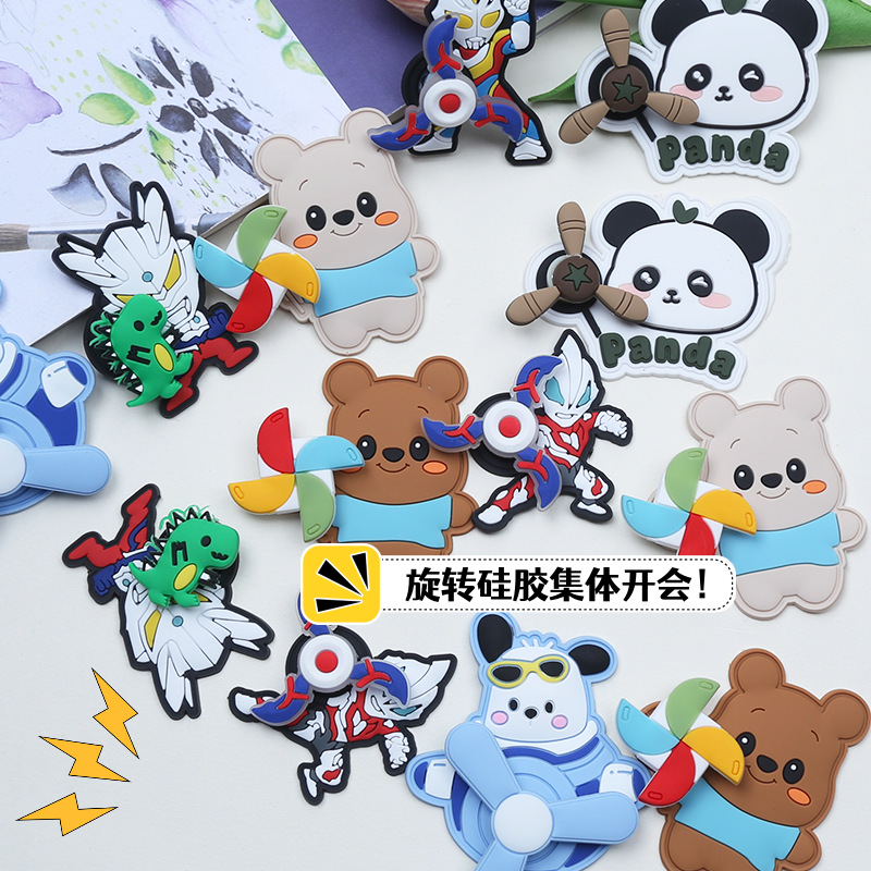 新款旋转硅胶奥特曼卡通熊服装辅料装饰儿童洞洞鞋爆款布丁狗