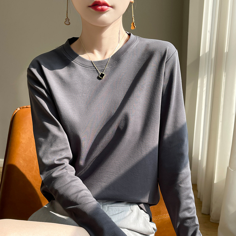 다크 그레이 라운드넥 긴소매
