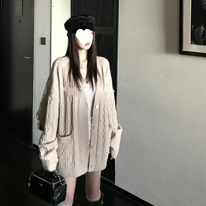 Otoño y invierno estilo coreano estilo perezoso cardigan de flores de cuello en V suéter abrigo abrigo de punto conjunto de pantalones cortos
