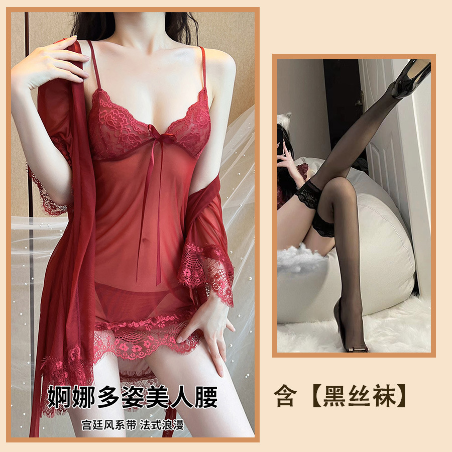 부르고뉴 + 블랙 스타킹