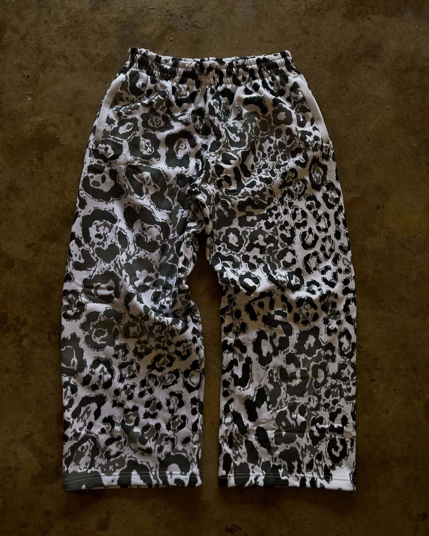 Y2K Animal Print Zip-Up Hoodie – Unisex Streetwear Jacket With 3D Embossed Design | Retro Futurism & Hip-Hop Fashion_viptrois.com