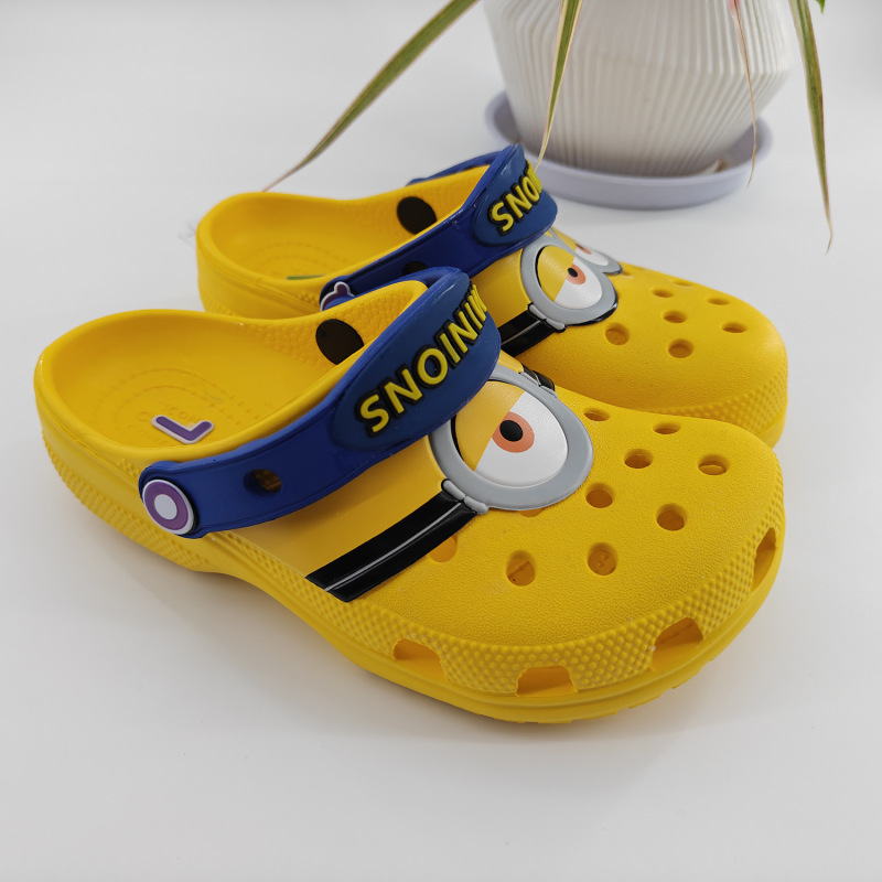 In-Stock Children's Clogs Cartoon Minions Collaboration Summer Cute Casual Versatile Beach Sandals Wholesale In-Stock Children's Clogs Cartoon Minions Collaboration Summer Cute Casual Versatile Beach Sandals Wholesale