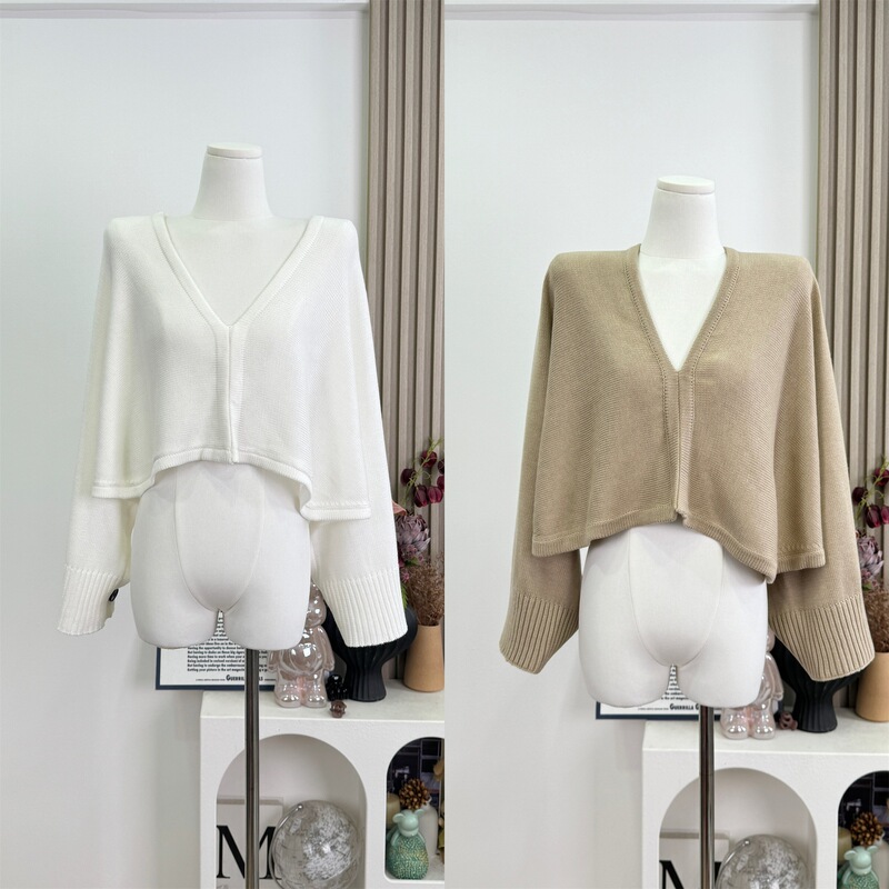 Old Money Style V-Neck Wool Knit Sweater for Women, Early Autumn, Wide Sleeves, Drop Shoulder, Loose and Relaxed Fit