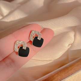 双方形黑色耳钉女高级感小巧轻奢耳环小众设计感洋气耳饰