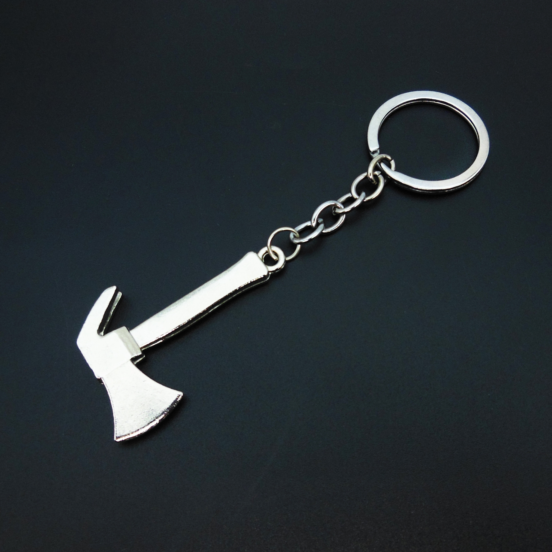Herramienta de simulación transfronteriza llavero llave de metal creativo destornillador martillo llavero colgante coche pequeño regalo