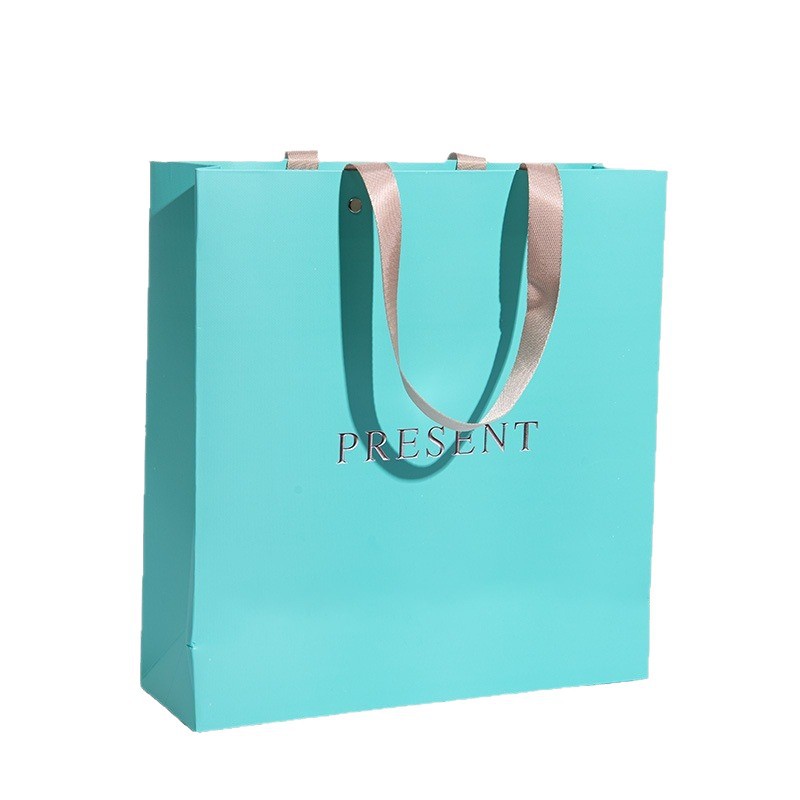 Nueva bolsa de regalo de tarjeta blanca de alta gama, bolsa de lujo ligera, bolsa de mano, logotipo, bolsa de compras de alta calidad, tienda de ropa de mujer image 6