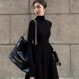 女式卫衣;连衣裙;女式T恤