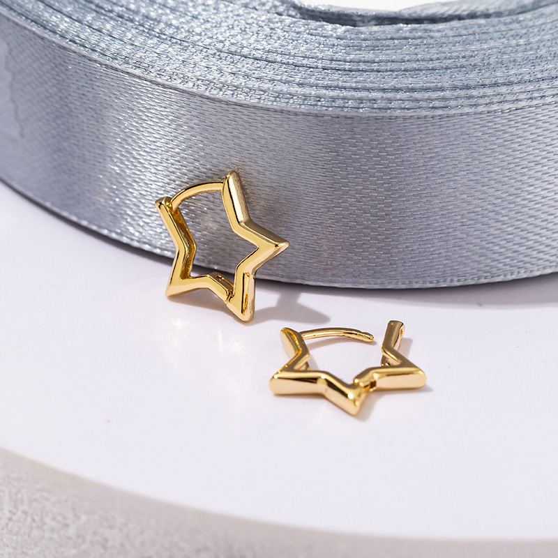 Sweet and Cool Sexy Five-Pointed Star Earrings 2025 New Simple Round Face Earrings Personalized Popular Earrings Sweet and Cool Sexy Five-Pointed Star Earrings 2025 New Simple Round Face Earrings Personalized Popular Earrings