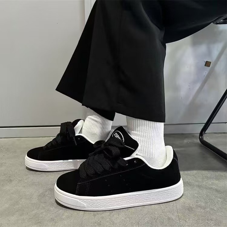 Zapatos de hombre otoño nuevo nicho retro zapatos de skate negro en la tendencia nacional nuevos zapatos casuales chinos callejeros de estudiantes