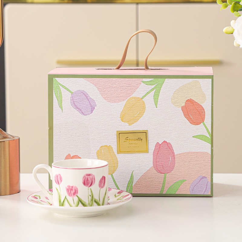 Taza y platillo de tulipán creativo Caja de regalo de alta gama Taza de mano Taza de café de cerámica Juego de platillos Taza de alto valor