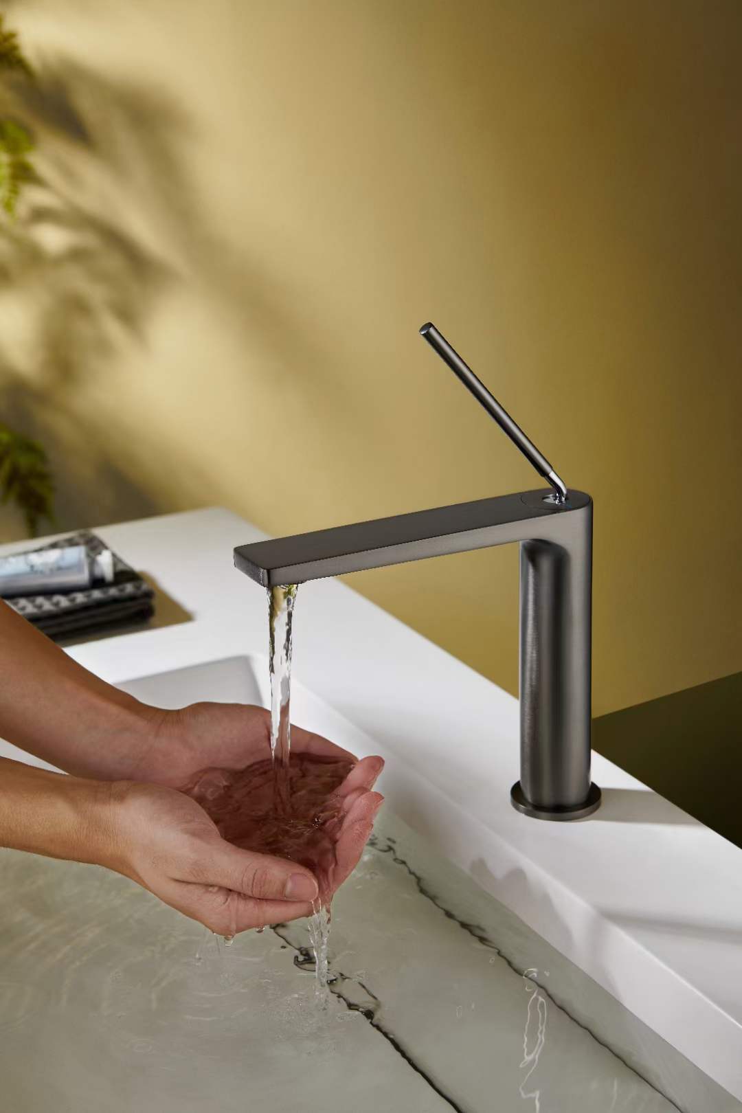 All-copper washbasin faucet, hot and cold household bathroom, washbasin gun, gray all-copper washbasin faucet full figure