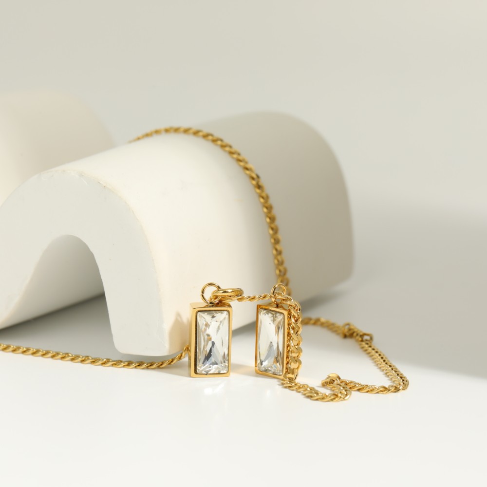 Fashion Small Emerald Double Zircon Clavicle Chain Titanium Steel 18K Gold Plating Necklace