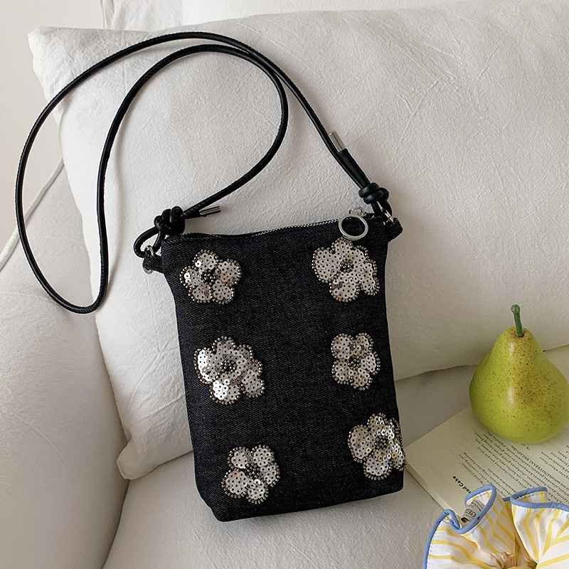 Nicho de sequillas bordadas flores bolsos móviles tendencia diaria versátil exquisita bolsa de mochila pequeña bolsa de moda extranjera