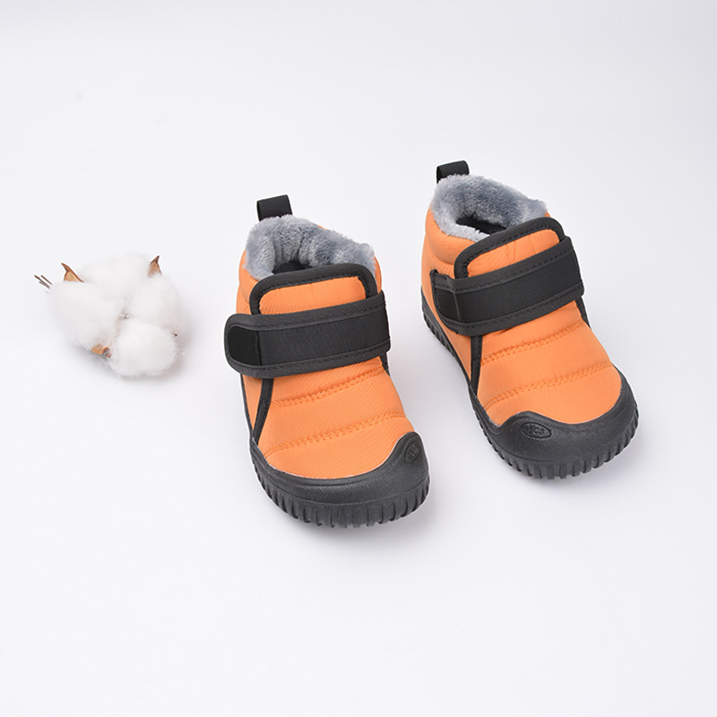 Zapatos de algodón para niños con forro polar de invierno Comercio exterior casual Fondo suave cálido botas de algodón para bebés de hombres y mujeres Velcro botas cortas para niños transfronterizas