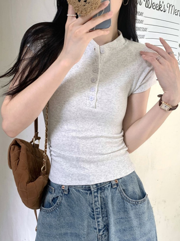 純綿ニッチ通勤シンプルな2025夏の新しいデザイン、優しい気質、女性用のインナー半袖Tシャツ|undefined