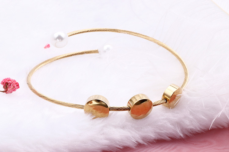 14g Weight PVD Coated Gold Plating Process 18K Gold Plated Plating Material Housewarming, Anniversary, Business, Wedding, Travel, Birthday, Festival Occasion 304 Stainless Steel Material Geometric Pattern Women'S Gender Fashion Style Waterproof Non Tarnish Craft PVD Coated 18K Gold Plated Geometric 304 Stainless Steel Fashion Waterproof Non Tarnish 9