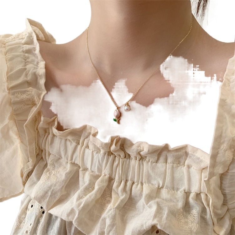 Collar de perlas de tulipán collar de verano diseño de alta gama sentido nicho grano colgante Luz de lujo clavícula temperamento Socialite