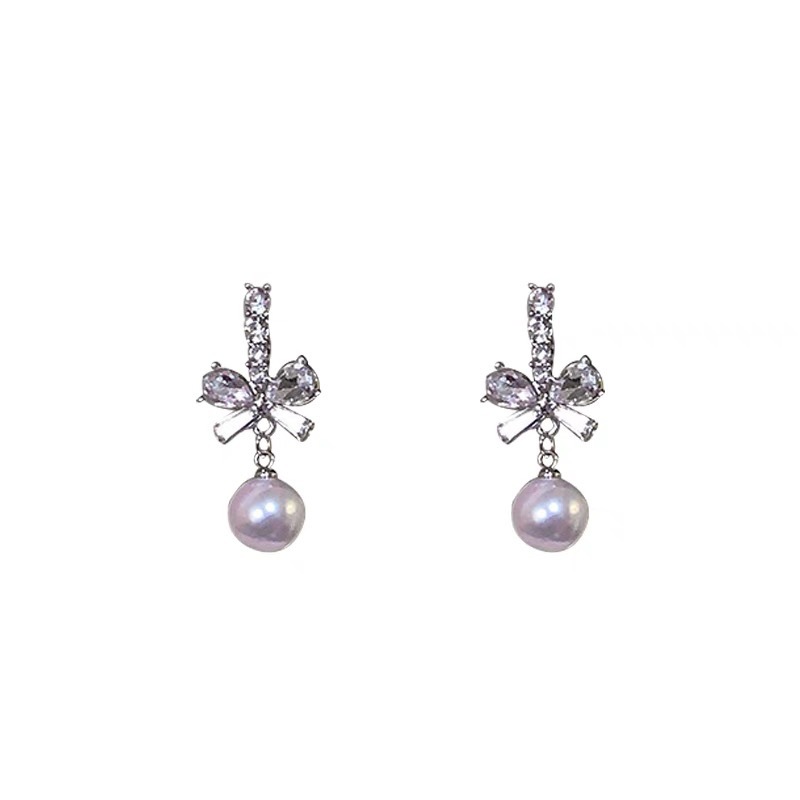 Cubic Zirconia And Pearl Stud Earrings For Everyday Elegance_voghion.com