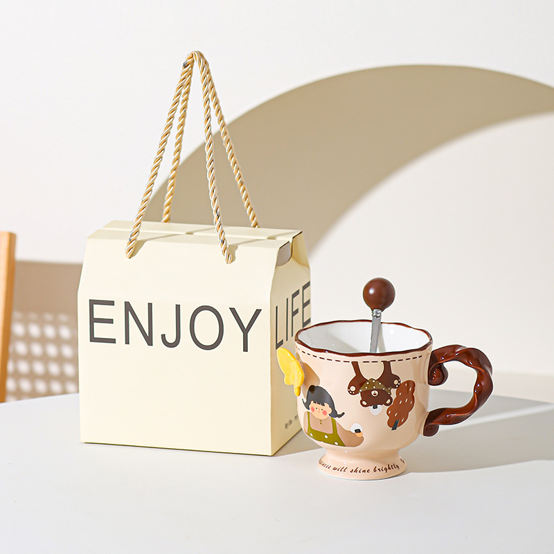 Retro encantadora chica taza de cerámica de alto valor de visualización de oficina casa taza de agua taza de café mano regalo de cumpleaños al por mayor