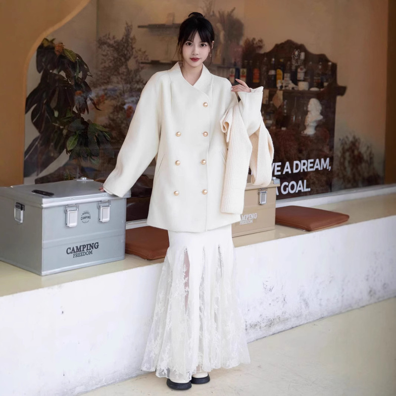 New High-End Double-Row Gold Buckle Mid-Length 100% Australian Wool Double-Sided Cashmere Outwear Women's Woolen Outwear New High-End Double-Row Gold Buckle Mid-Length 100% Australian Wool Double-Sided Cashmere Outwear Women's Woolen Outwear