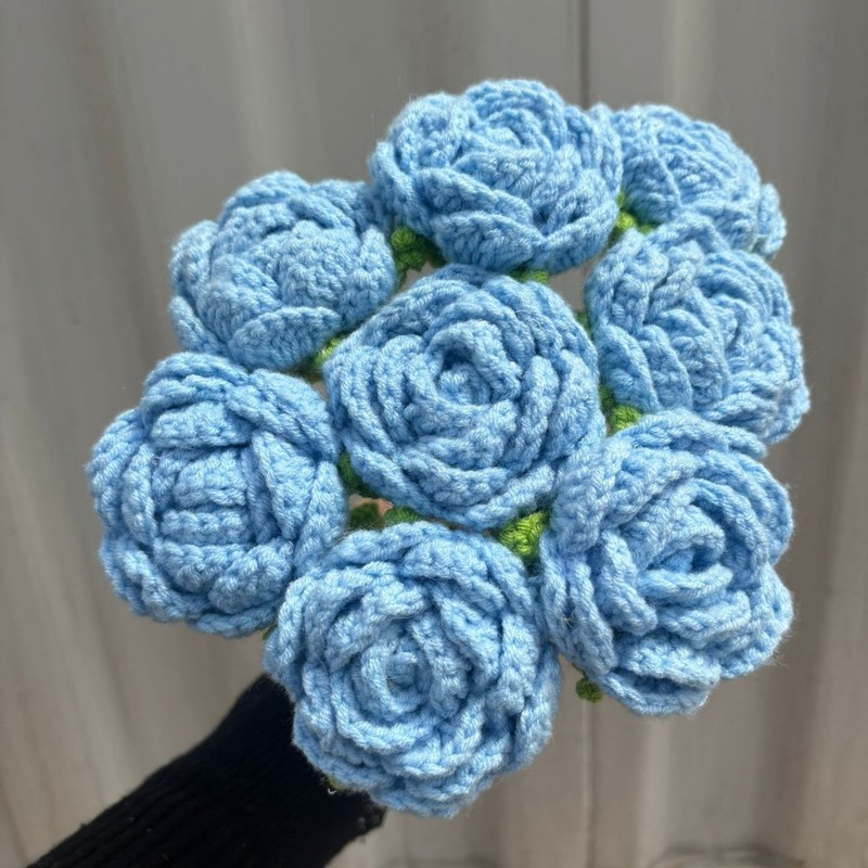 手作りのバラの花を編む手作りの花|undefined