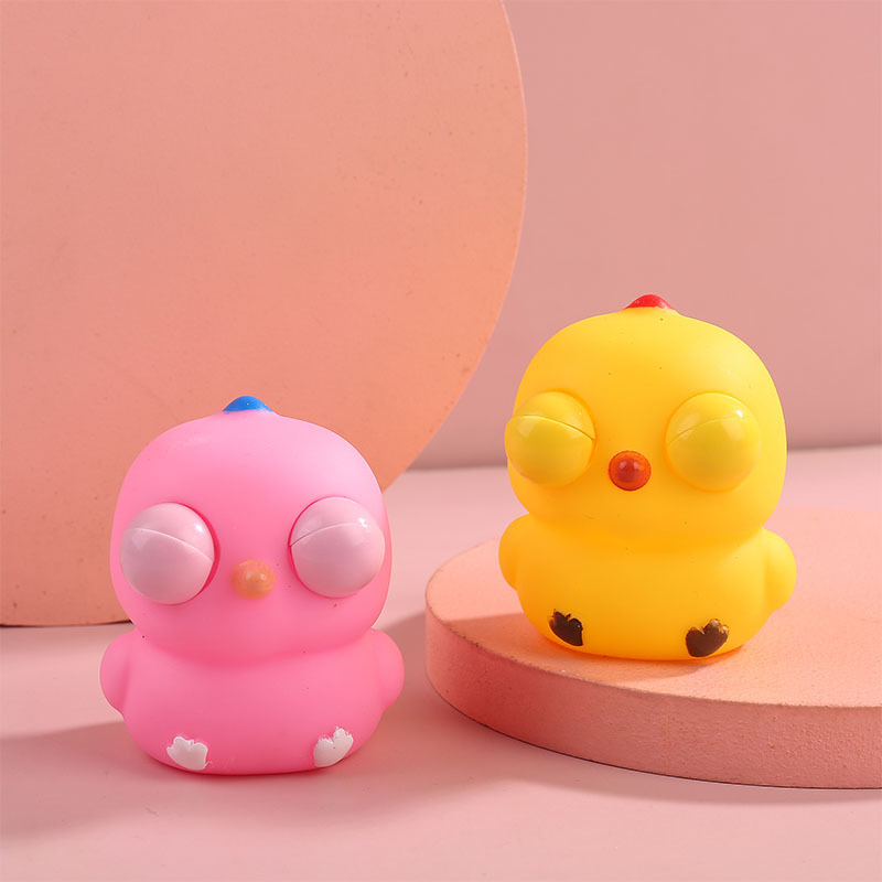 눈을 가늘게 뜨고 있는 둥지 비율 [랜덤]