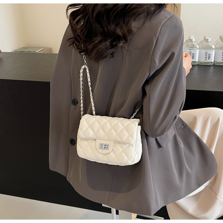 Diamond-shaped chain bag for women, 2025 new style, trendy and high-end fashion, versatile for spring and summer, single-shoulder crossbody bag, small square bag full figure