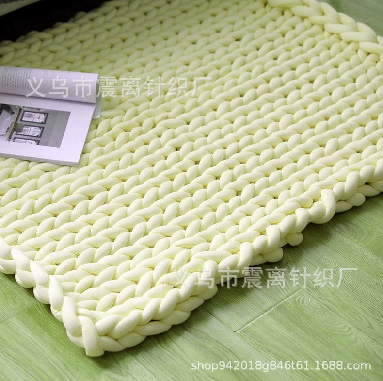 Sofa, knitted duvet for sleep