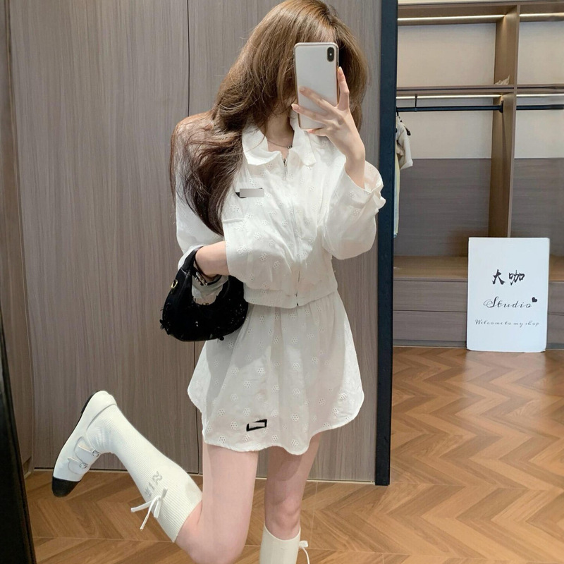 White Embroidered Casual Suit for Women, New Autumn Short Jacket + High-Waisted Short Skirt Two-Piece Set, Fashionable and Simple Style White Embroidered Casual Suit for Women, New Autumn Short Jacket + High-Waisted Short Skirt Two-Piece Set, Fashionable and Simple Style
