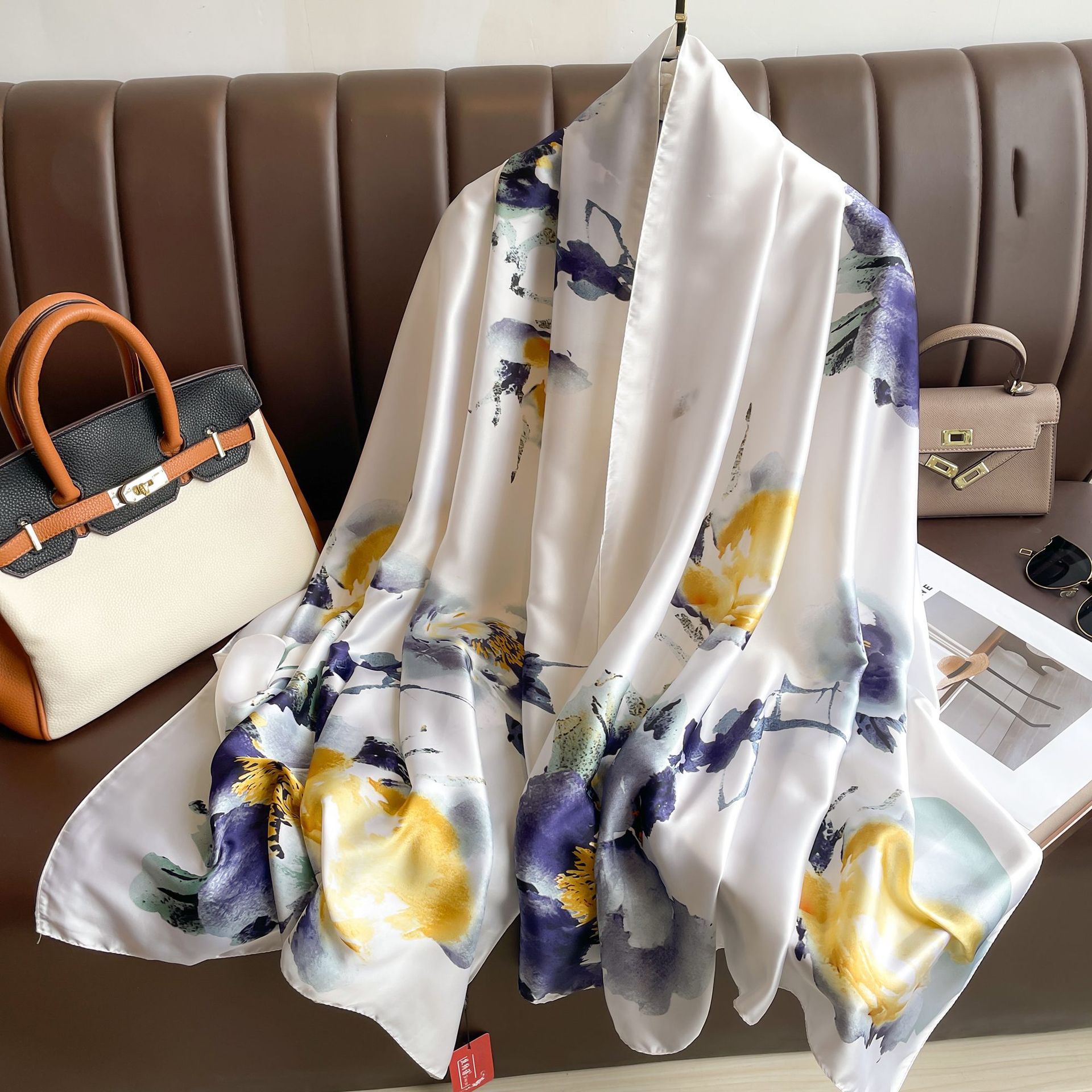 Light and thin universal autumn fashionable cloak