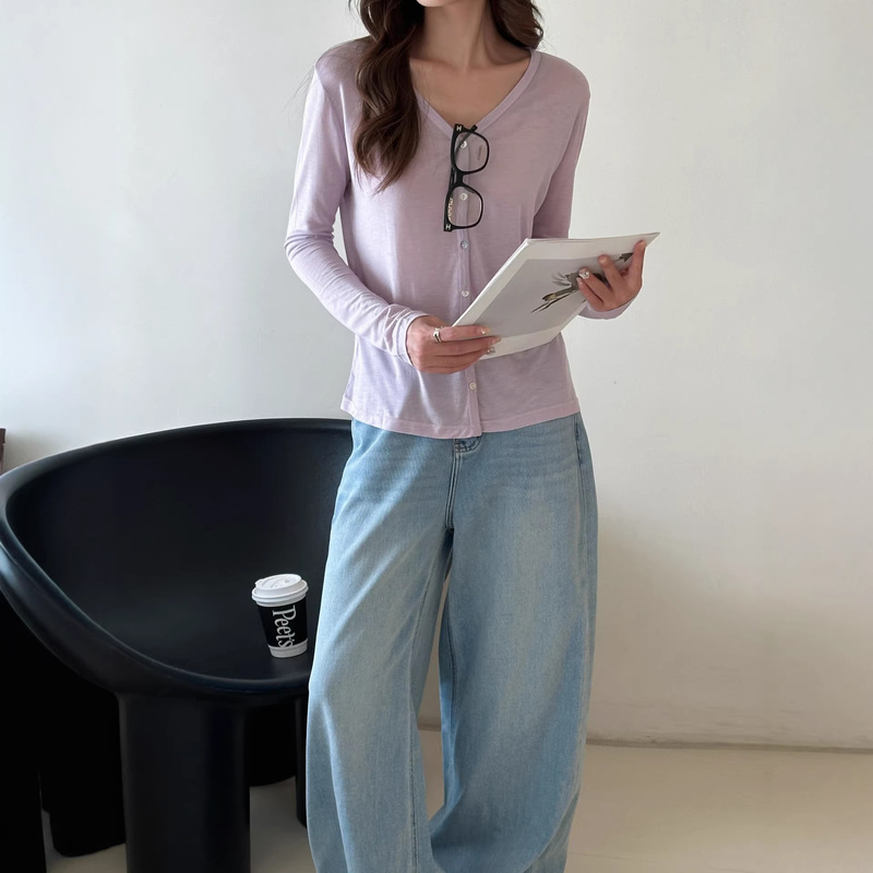 Spring and Summer Lyocell Tencel Acetate Merino Wool V-Neck Cardigan, Lightweight Sun-Protective Knit Air-Conditioning Sweater Top Spring and Summer Lyocell Tencel Acetate Merino Wool V-Neck Cardigan, Lightweight Sun-Protective Knit Air-Conditioning Sweater Top