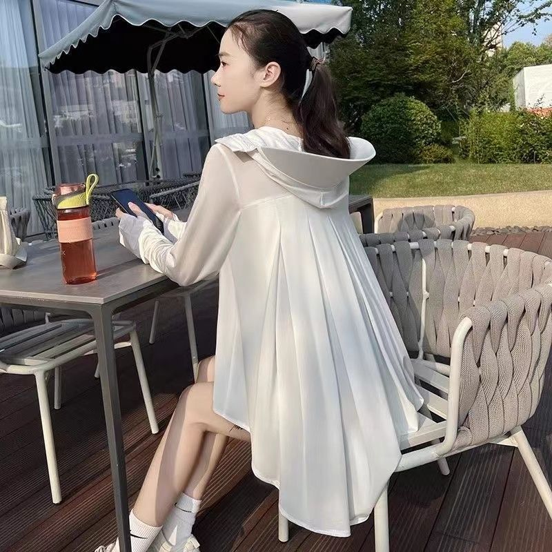 Ropa de protección solar para mujer verano de longitud media 25 nuevo estilo seda de hielo ultravioleta transpirable delgado suelto delantero corto trasero abrigo largo
