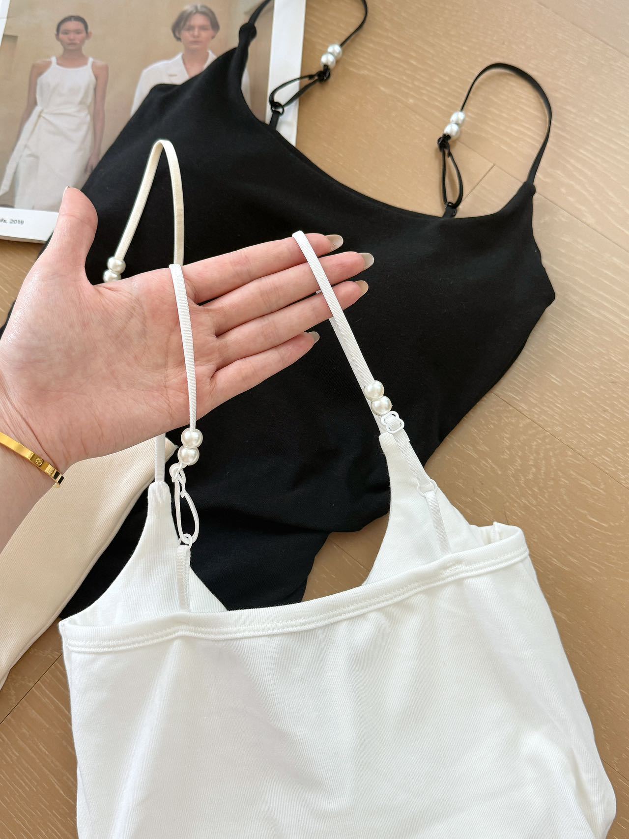 2025 Summer Pure Desire Pleated Thin Shoulder Straps Adjustable Pearl Design Camisole Women's Waist Slimming Inner Wear