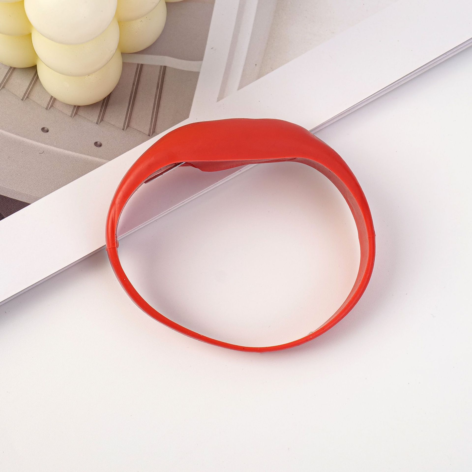 TPE pegamento blando no silicona led pulsera luminosa de tres funciones 6 colores control de voz botón de regalo brazalete luminoso de concierto