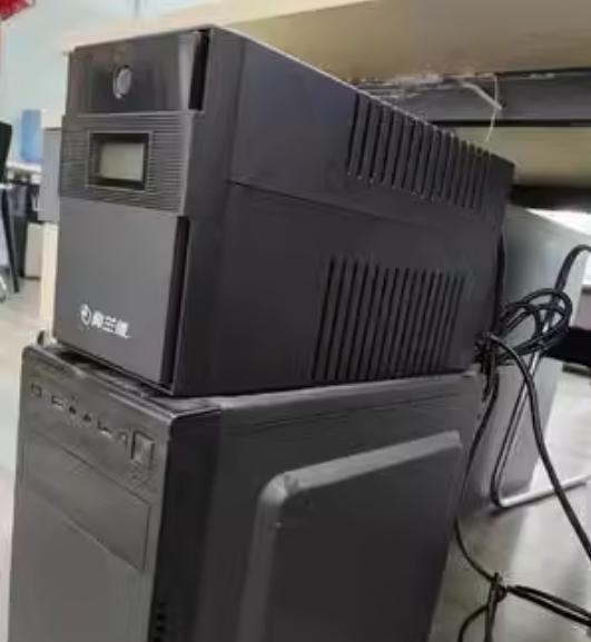 Oriondo奥兰德UPS不间断电源S2200VA/1200W 1.6寸LCD噪音小于40DB