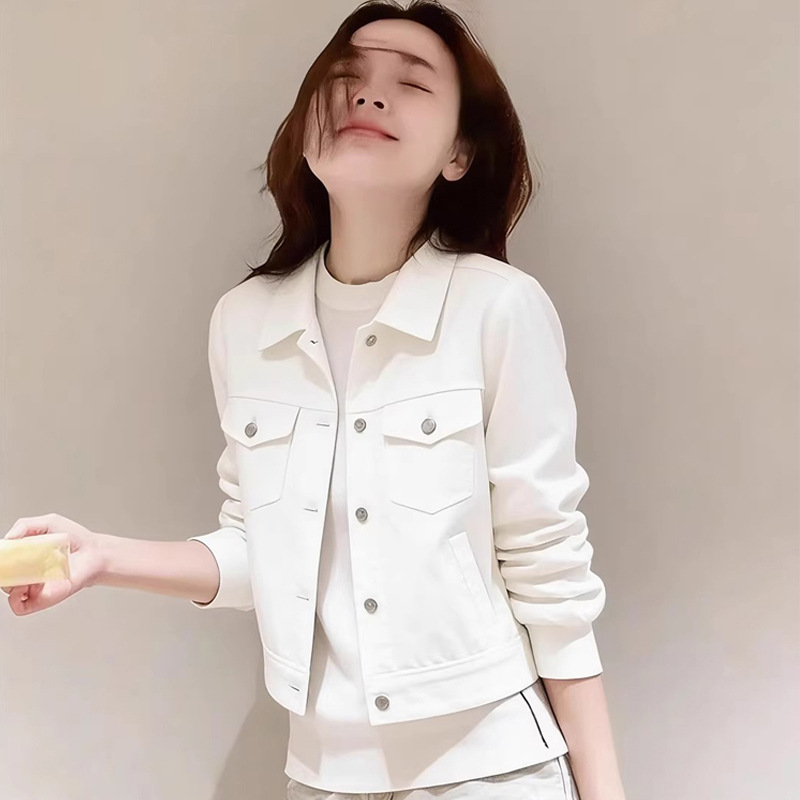 2026春秋季新款今年流行小香风绝美巨好看的小个子短款白色外套女