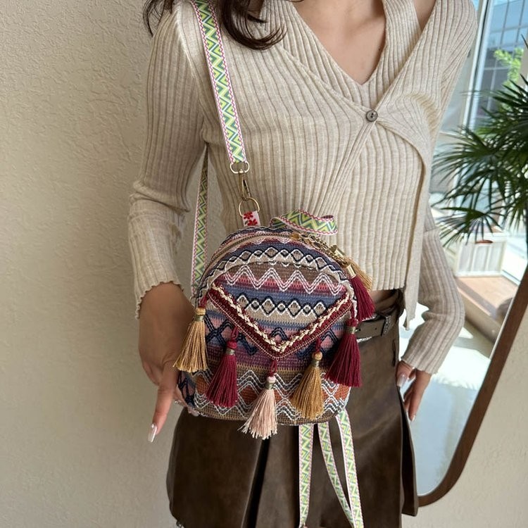 Transfronterizos nuevos bolsos de estilo nacional de moda moda mochila con bordas de diseño original bolsos de moda de mujeres versátiles