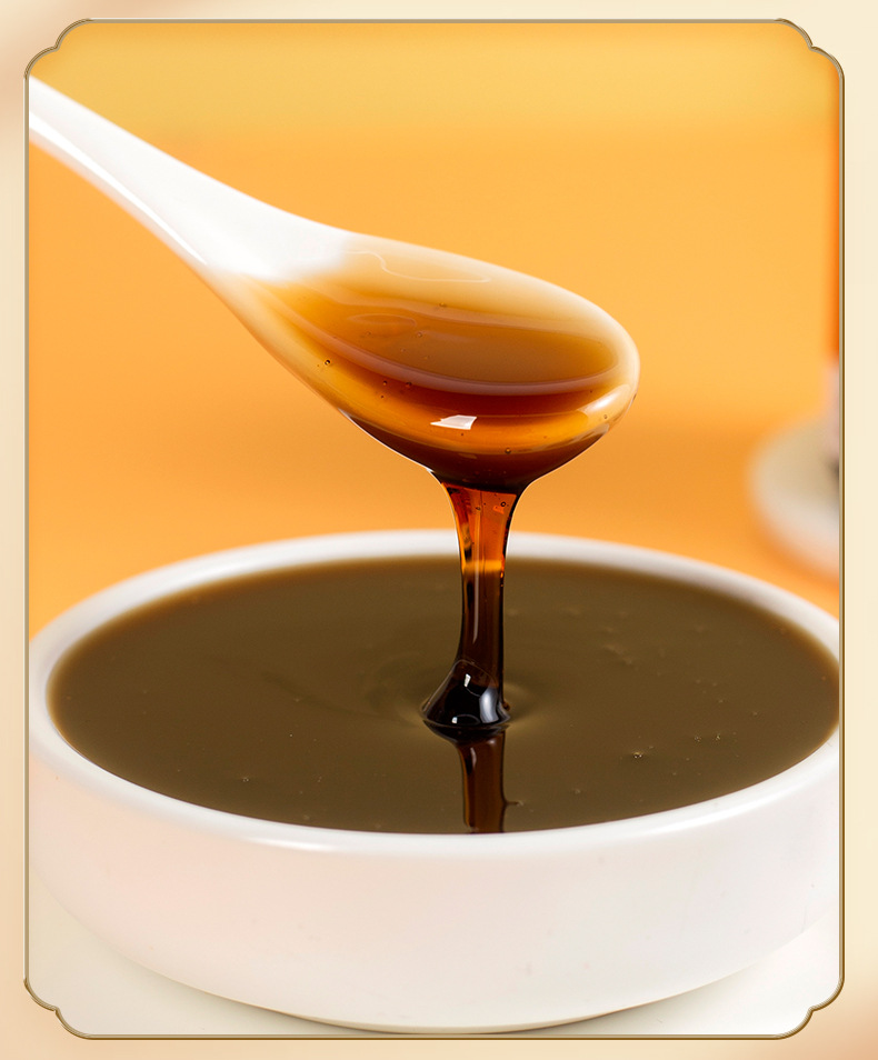 Hua Ju Hong Herbal Paste (Citrus grandis 'Tomentosa') — Traditional TCM Honey Paste with Sha Ren, Shan Zha & Huang Jing, 300g Jar in use