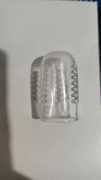 Transparent protective case for toes