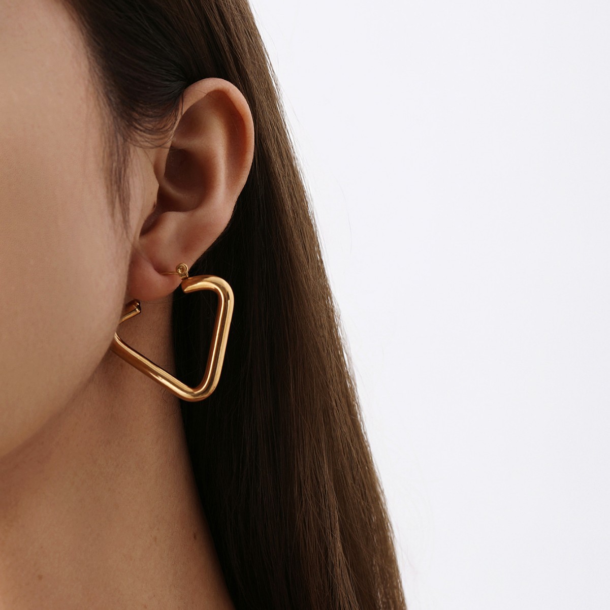 Nicho personalidad europea y americana exagerado nuevo aretes de acero inoxidable geometría triangular geometría personalidad pernos de acero de titanio