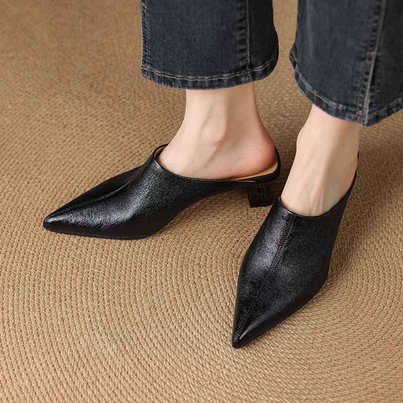 Dép mule nữ da cừu mũi nhọn cao gót 5 cm – sandal hè dáng suông — đen, vàng