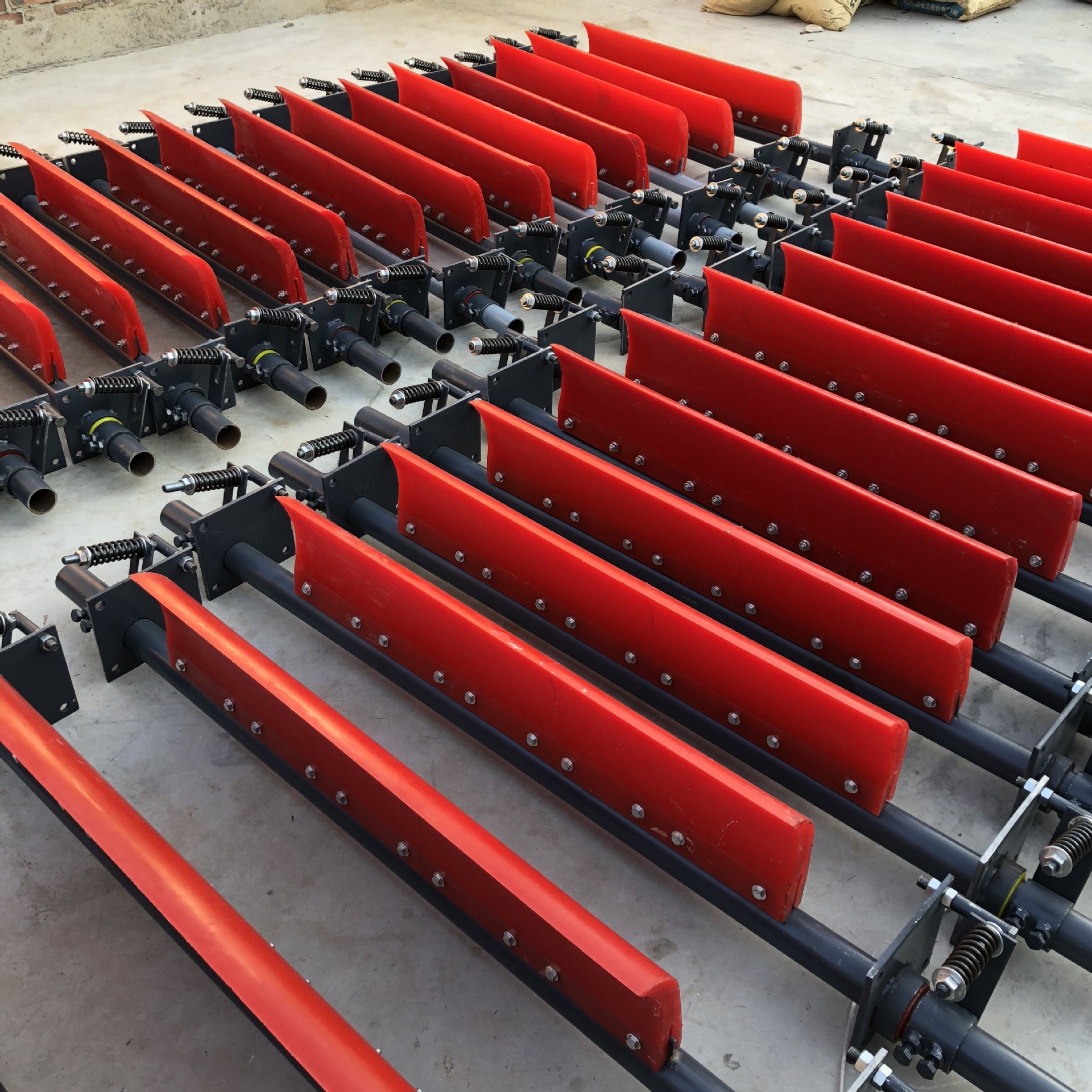 厂家直供头道聚氨酯清扫器 二道聚氨酯清扫器 矿用清扫器刮板刮刀