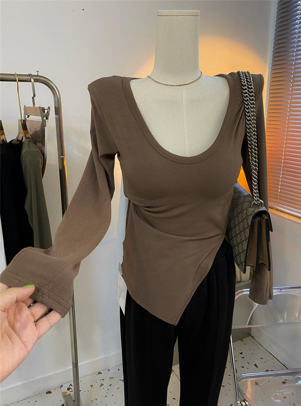 Pure desire sexy big round neck low U collar slim split design shoulder pad flat shoulder long sleeve T-shirt female green white Korean style Pure desire sexy big round neck low U collar slim split design shoulder pad flat shoulder long sleeve T-shirt female green white Korean style