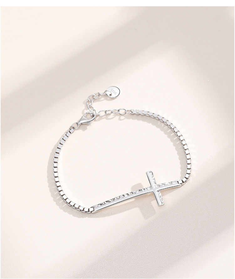 Sl006 Korean Style S925 Silver Bracelet Women's Graceful And Fashionable Texture Cross Bracelet Personality Hand Jewelry display picture 2